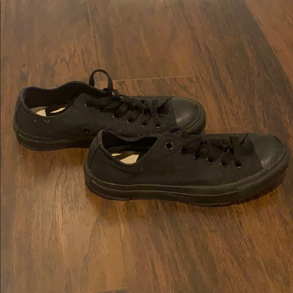 Black converse